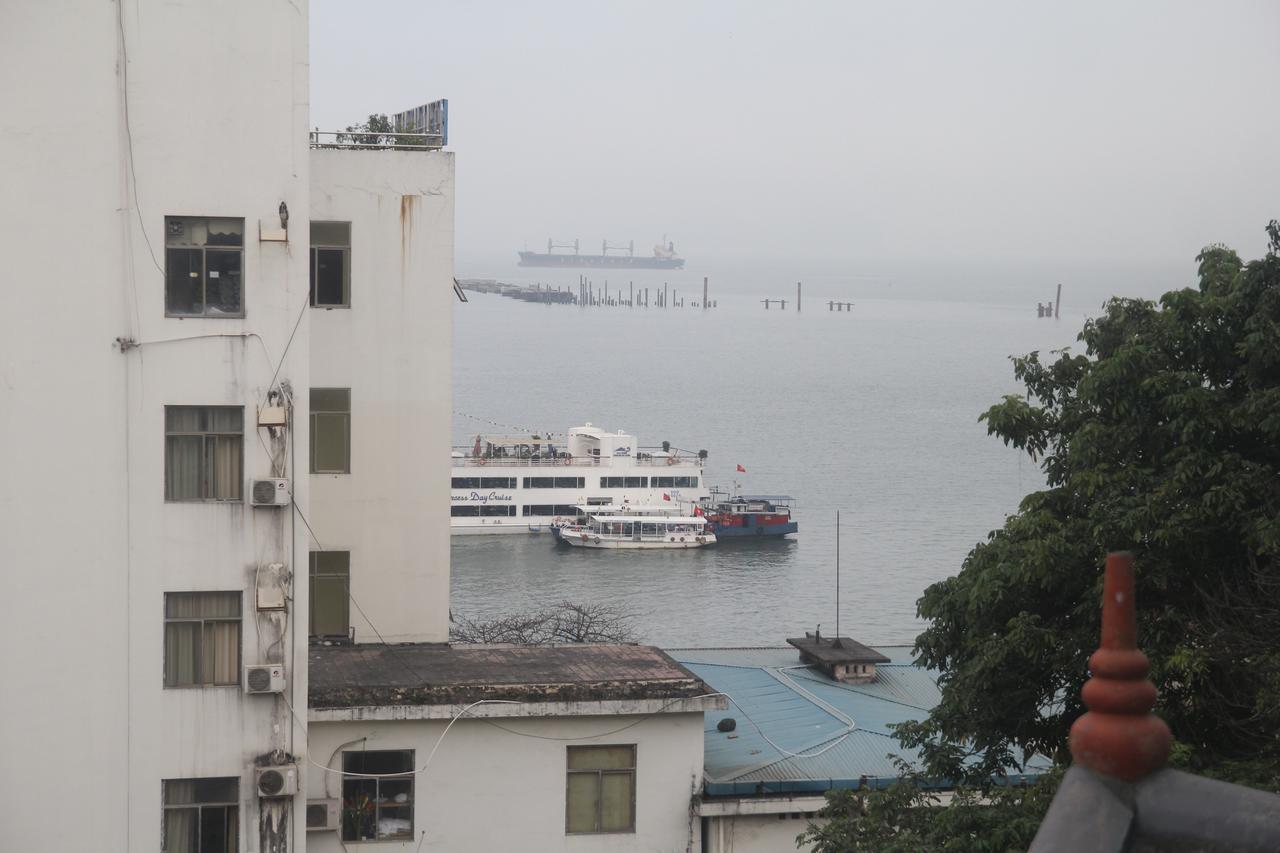 Hoang Yen Guesthouse Ha Long Exterior photo